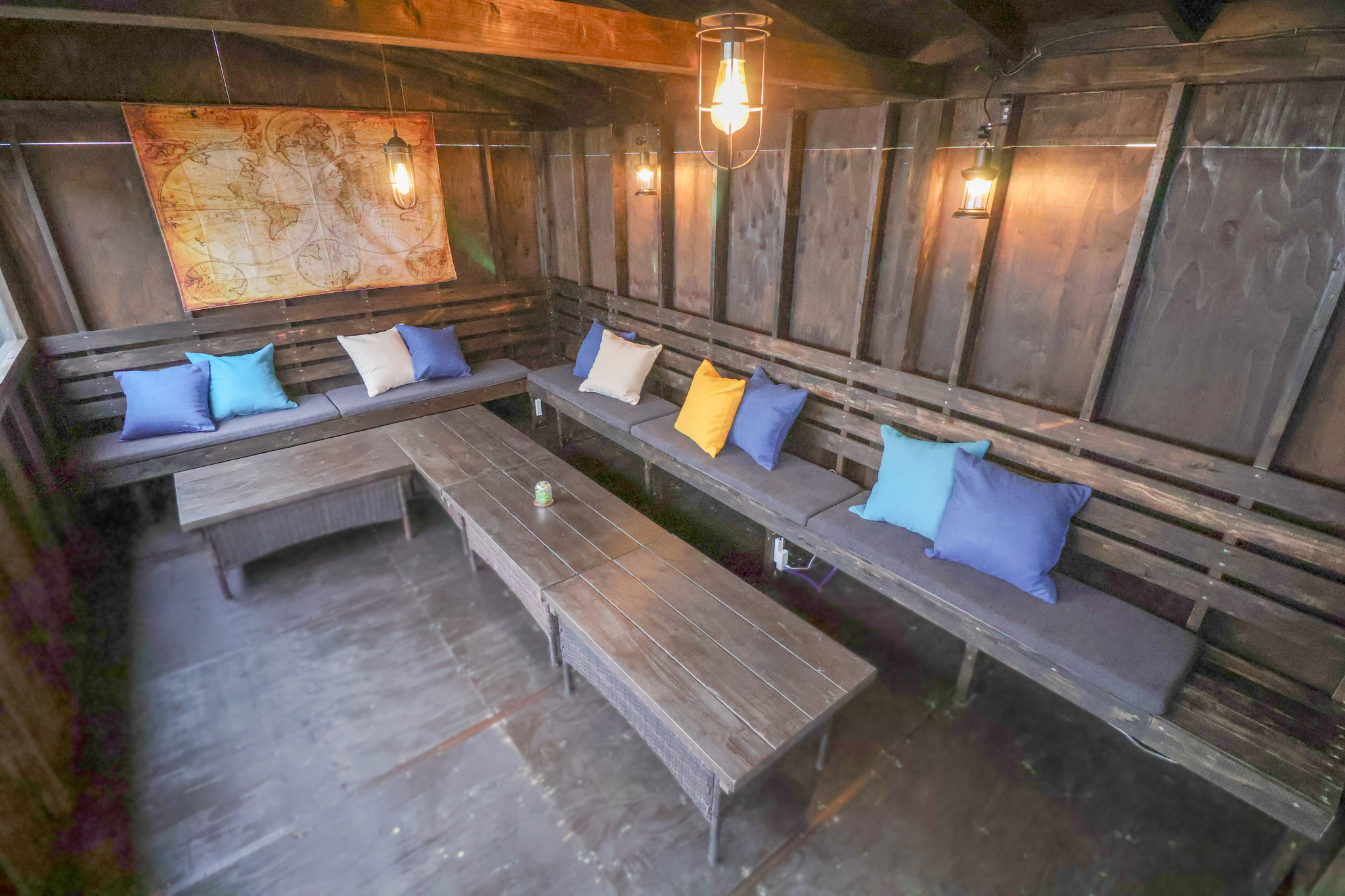 VIP ROOM